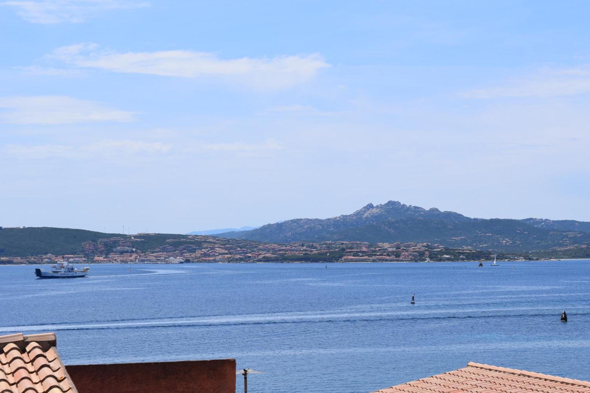 לה מדלנה Appartamento Vista Mare A La Maddalena מראה חיצוני תמונה